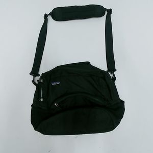 Patagonia messenger / laptop bag black
